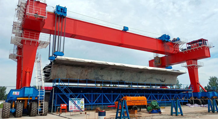 Straddle Carrier