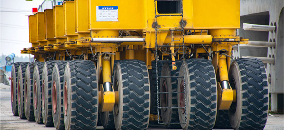 straddle carrier