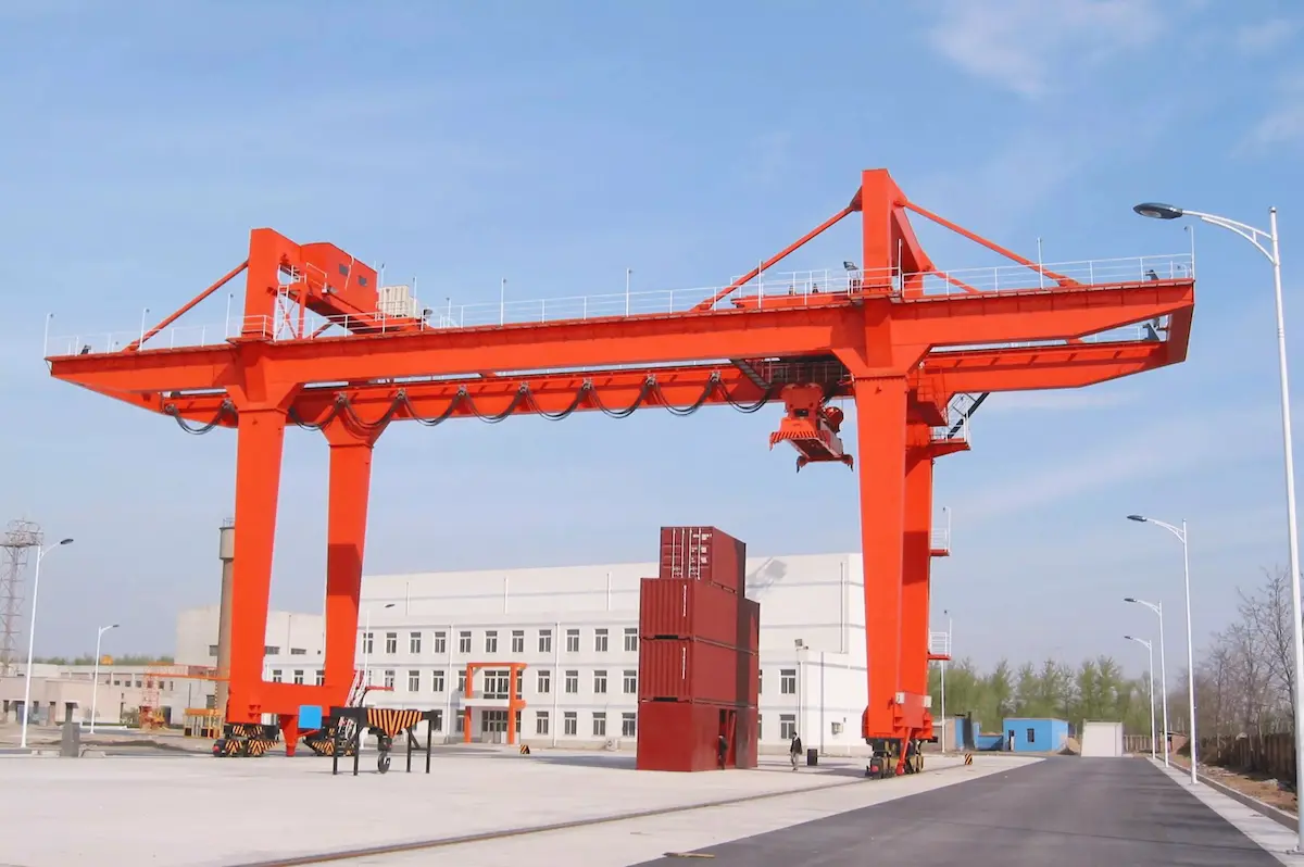Cranes manufactured by Chinese crane manufacturers 1