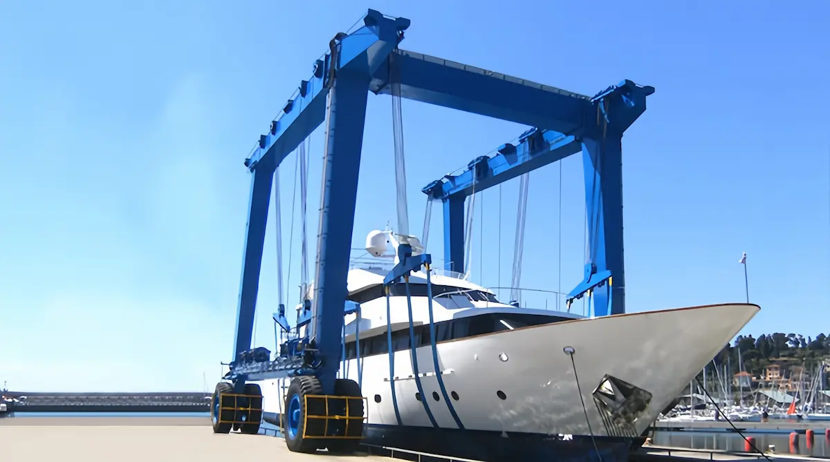 Travel Lift 1