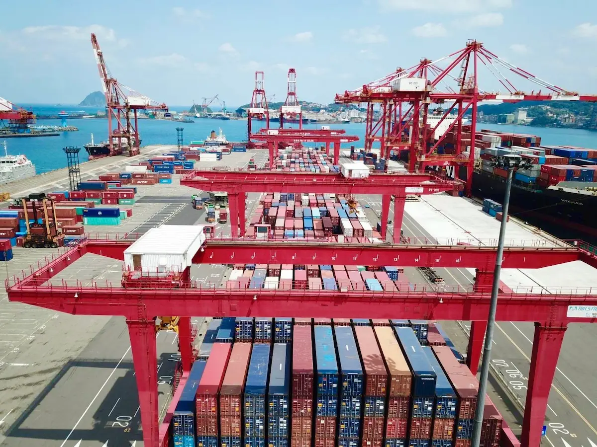 container-handling-and-yard-operations