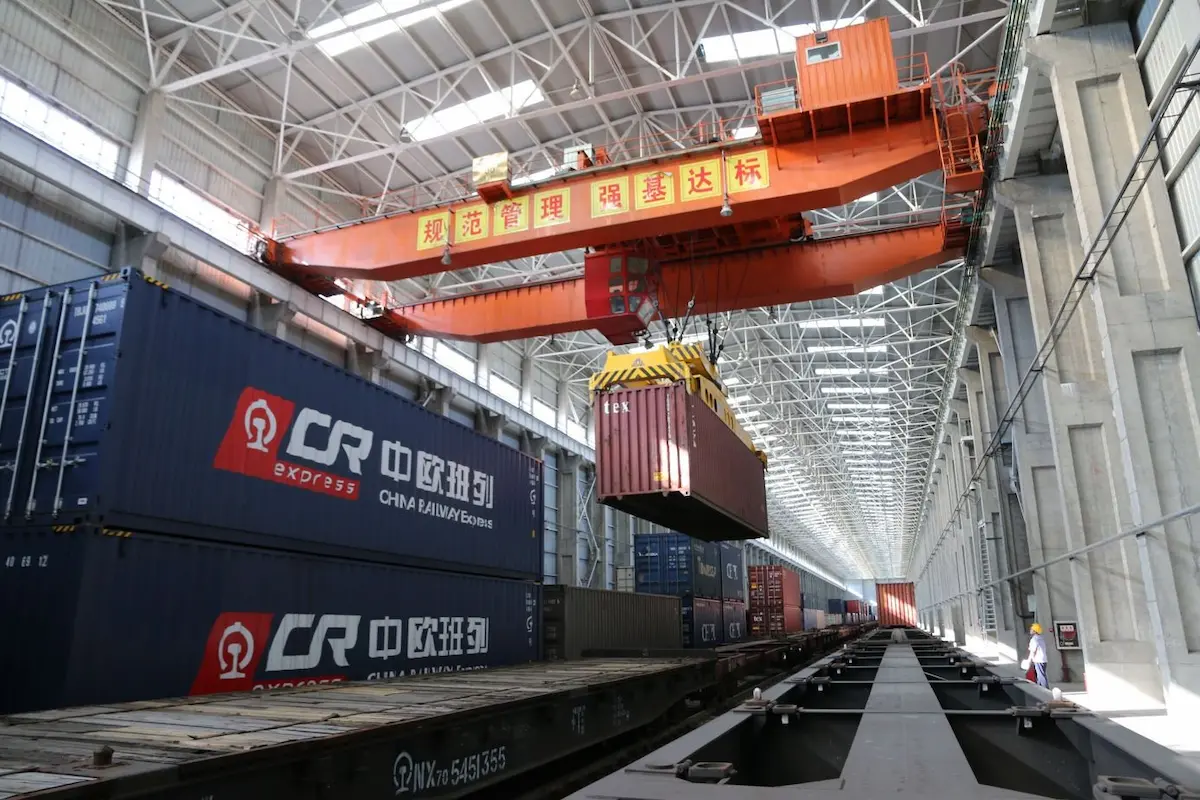 logistics-centers-and-distribution-warehouses