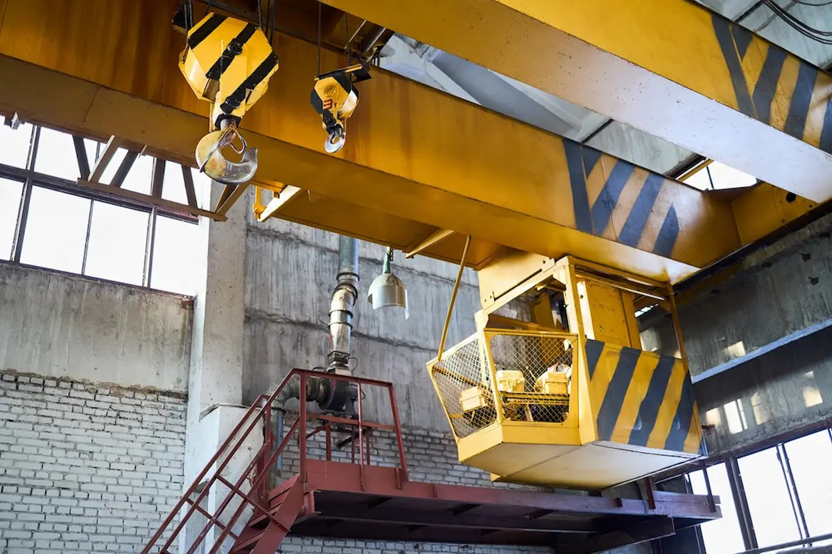Key Safety Regulation Requirements for Crane Operations