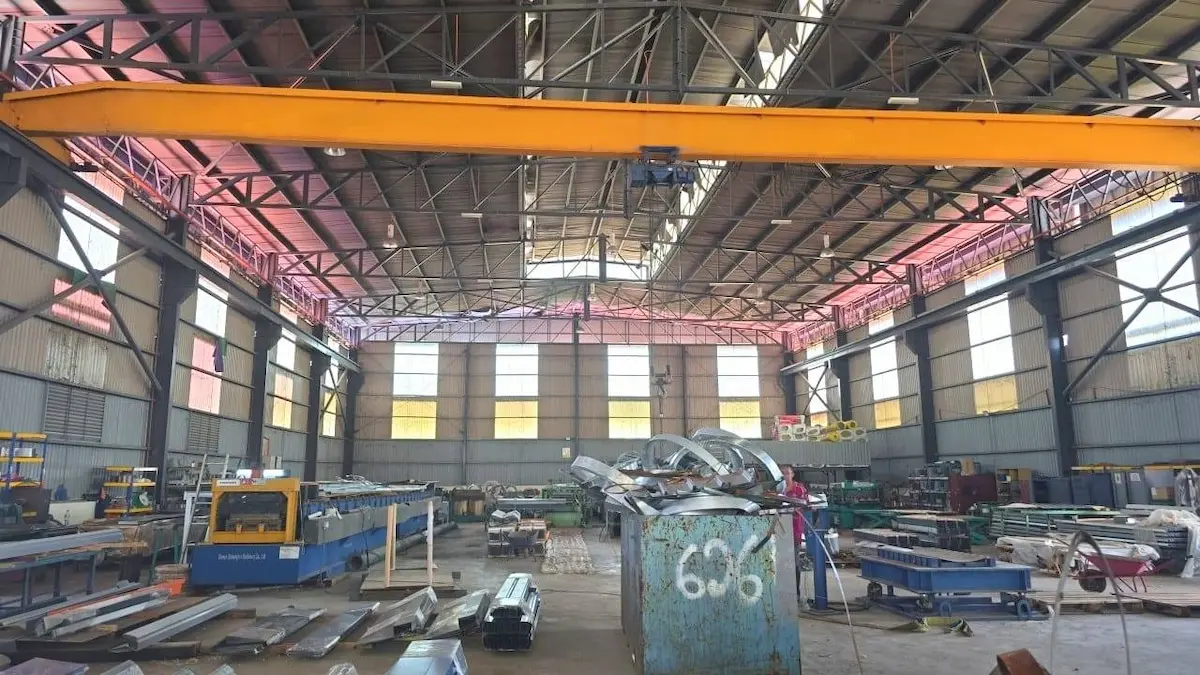 Can old plants accommodate an overhead crane?