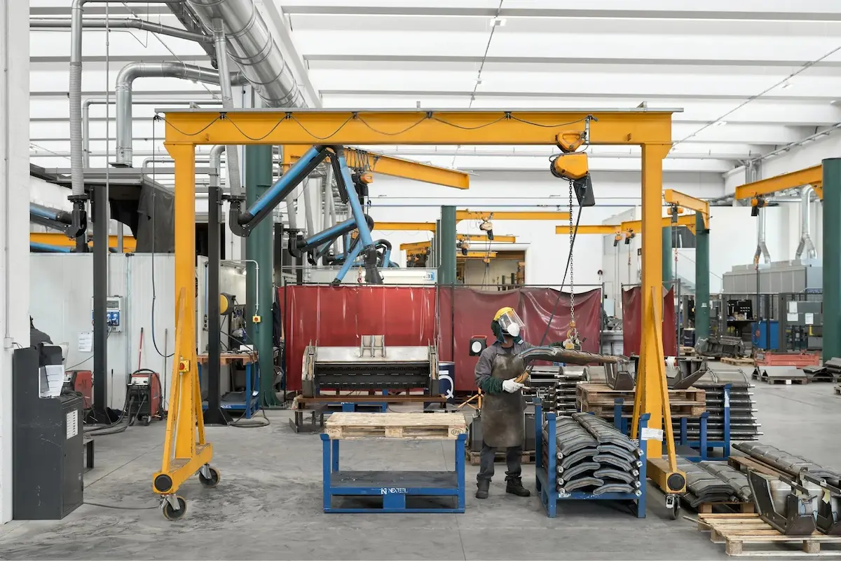 1 Ton Portable Gantry Crane for Vietnam Machining Factory