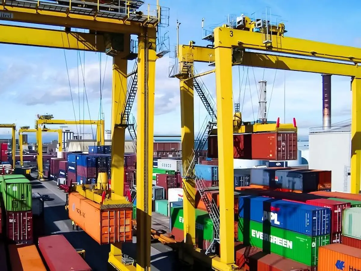 Quality Control and Cross-Border Logistics Delivery